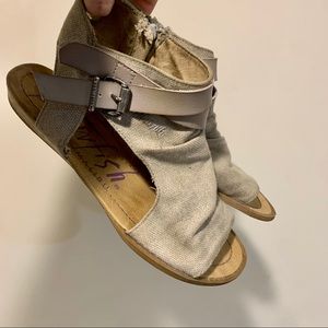 tan / beige sandals